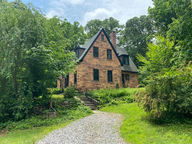 property at 17 Pratt St