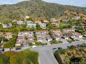 11813 Ellice St in Malibu, CA - Foto de edificio - Building Photo