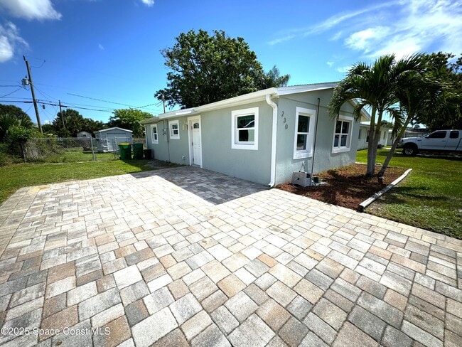 230 Crown Blvd in Melbourne, FL - Building Photo - Building Photo