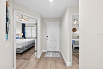 5280 Hyland Hills Ave in Sarasota, FL - Building Photo - Building Photo