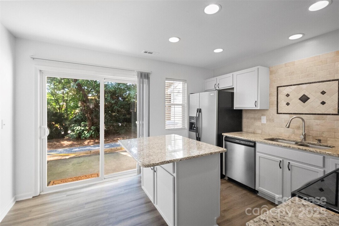 142 Mangum Cir in Mooresville, NC - Building Photo