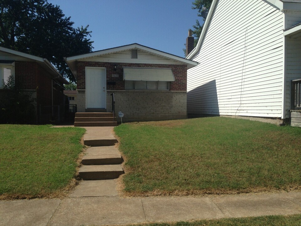 7621 Alabama Ave in St. Louis, MO - Building Photo