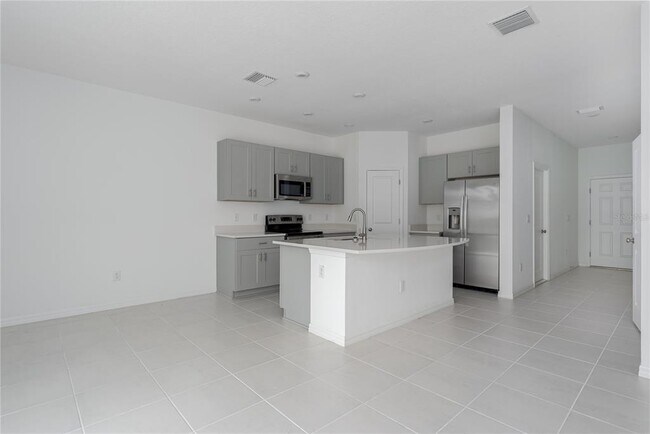 6344 Willowside St in Palmetto, FL - Building Photo - Building Photo