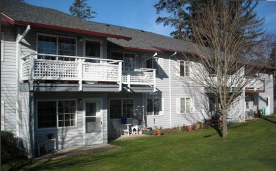 Surf Pines in Ilwaco, WA - Foto de edificio