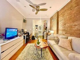 493 2nd Ave in New York, NY - Building Photo
