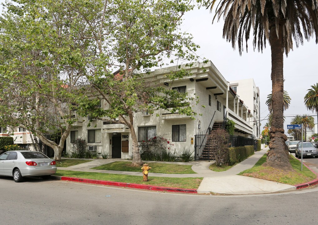 11905 Avon Way in Los Angeles, CA - Building Photo