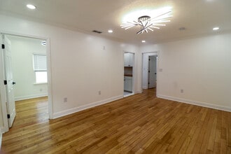 1205 E 53rd St in Savannah, GA - Foto de edificio - Building Photo