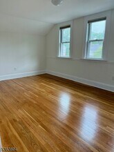 46 Grove St in Waldwick, NJ - Building Photo - Building Photo