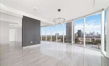 3333 Allen Pkwy in Houston, TX - Building Photo - Building Photo