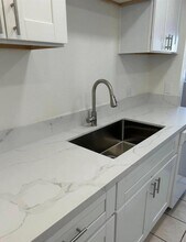 333 Orange Ave in Coronado, CA - Building Photo - Building Photo