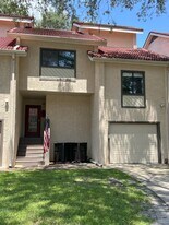 90 Marina Cove Dr in Niceville, FL - Building Photo