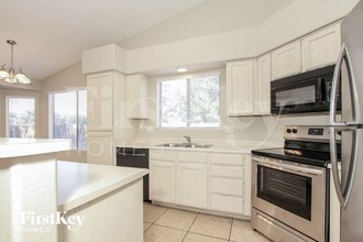 8943 W McLellan Rd in Glendale, AZ - Foto de edificio - Building Photo