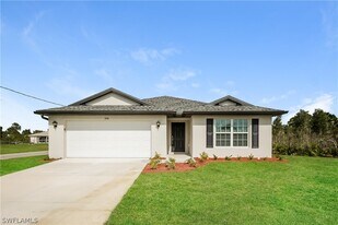 2910 57th St W in Lehigh Acres, FL - Building Photo