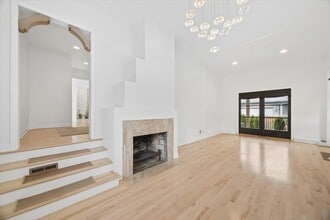 502 W 47th St in Western Springs, IL - Building Photo - Building Photo