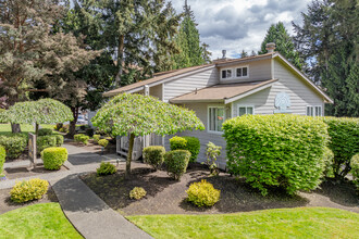 Habitat Condominium in Federal Way, WA - Building Photo - Building Photo