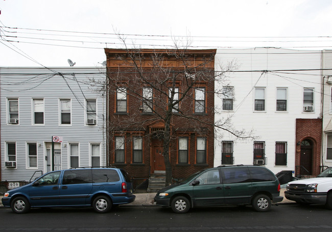 33 Saint Nicholas Ave in Brooklyn, NY - Building Photo - Building Photo