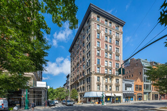 Warwick Arms in New York, NY - Foto de edificio - Primary Photo