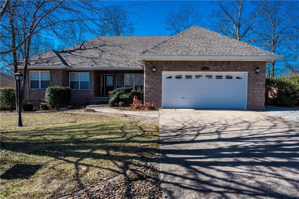 8 Morganshire Dr in Bella Vista, AR - Building Photo