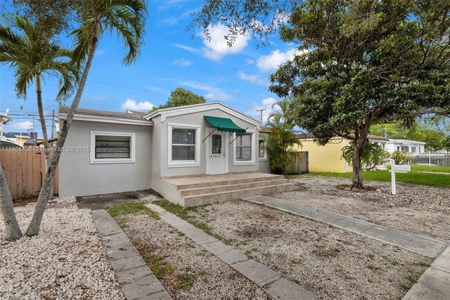 4521 SW 5th Terrace in Coral Gables, FL - Building Photo - Building Photo