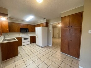 3892 Ella St in Bossier City, LA - Building Photo - Building Photo