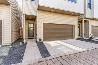 4705 Thornton Grove in Houston, TX - Building Photo - Building Photo