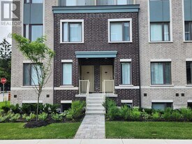 10 William Jackson Wy in Toronto, ON - Building Photo