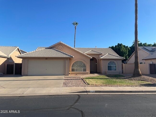 7118 E Madero Ave