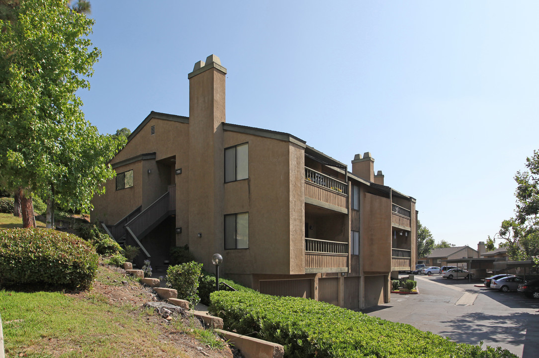 Parkway Manor in La Mesa, CA - Building Photo