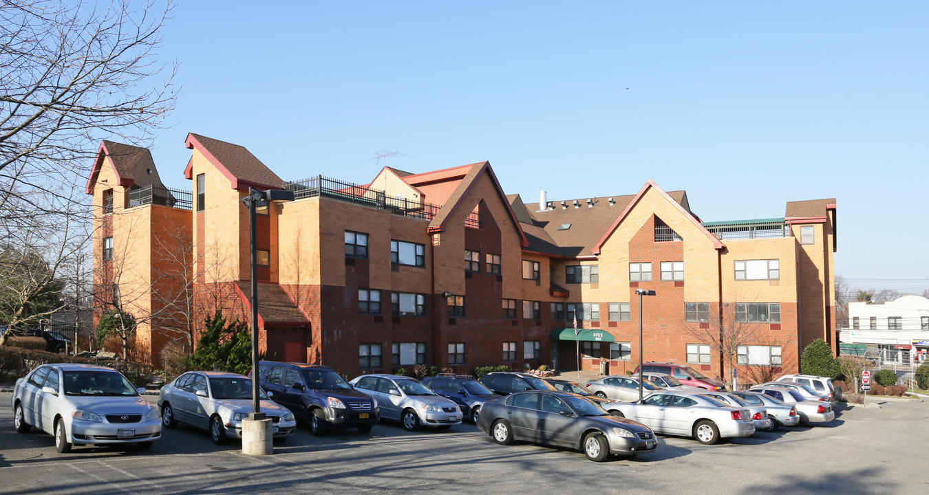 Apex Senior Housing in Westbury, NY - Building Photo