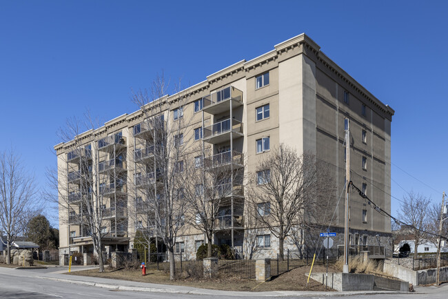 200 Des Allumettières Boul in Gatineau, QC - Building Photo - Building Photo