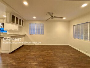 4932 La Crescenta Ave in Montrose, CA - Building Photo - Building Photo