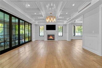 2520 La Condesa Dr in Los Angeles, CA - Building Photo - Building Photo