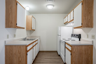 Rena Valley Apartments in Van Buren, AR - Building Photo