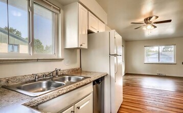 858-868 W Prentice Pl in Littleton, CO - Building Photo - Building Photo