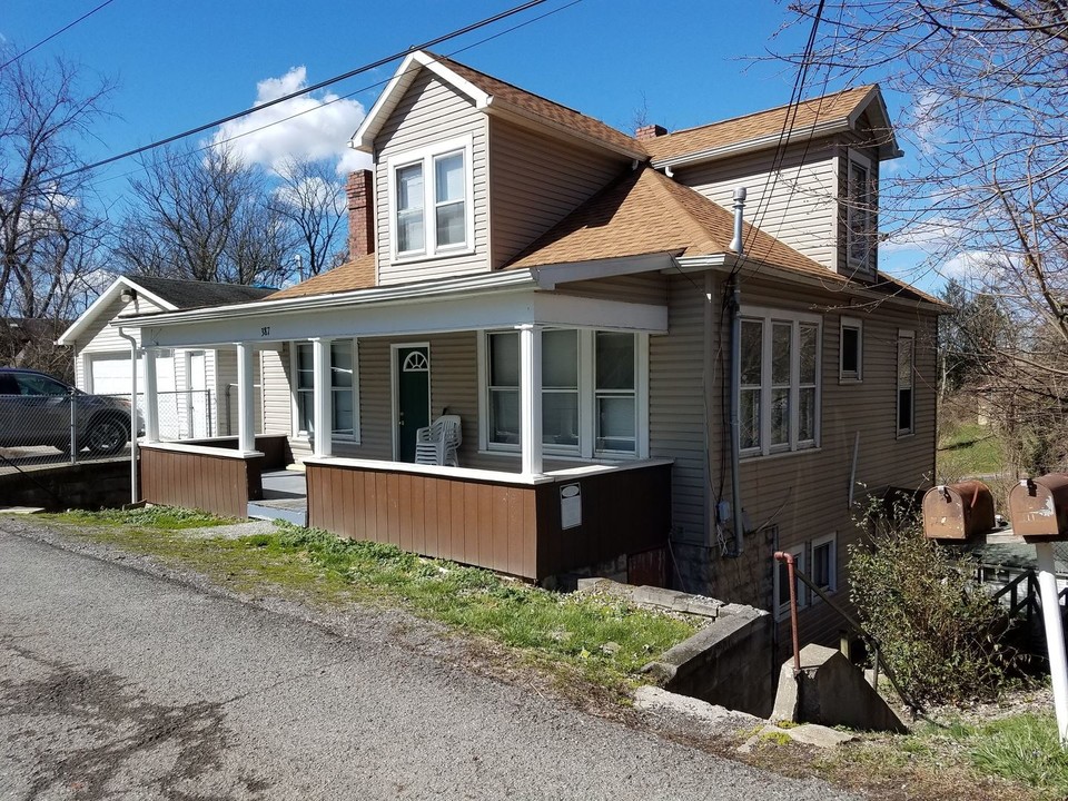 389 Gilmore St in Morgantown, WV - Building Photo