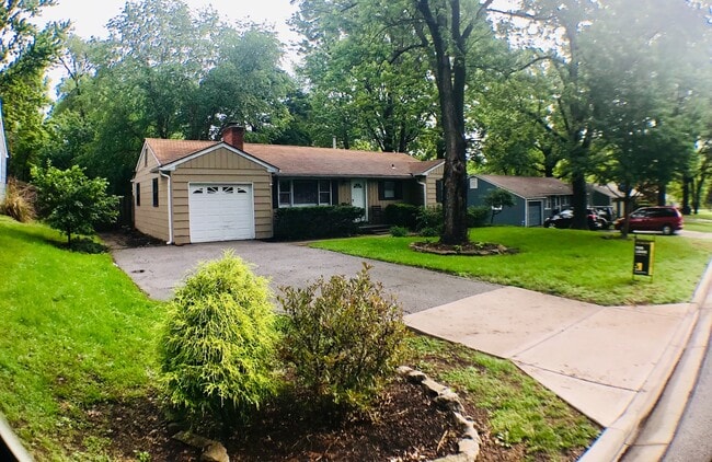 5600 W 70th St in Prairie Village, KS - Building Photo - Building Photo