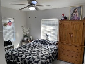 342 E 46th St in Hialeah, FL - Building Photo - Building Photo