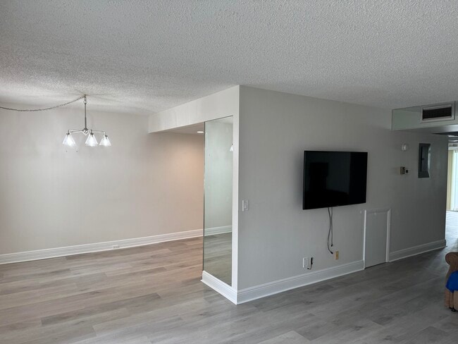 2039 Rexford A in Boca Raton, FL - Building Photo - Building Photo