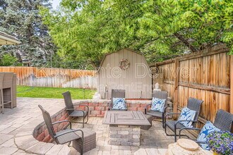 4090 S Monaco St Pkwy in Denver, CO - Building Photo - Building Photo