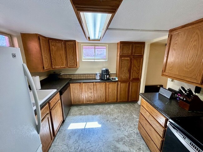 property at 318 Scott Ave