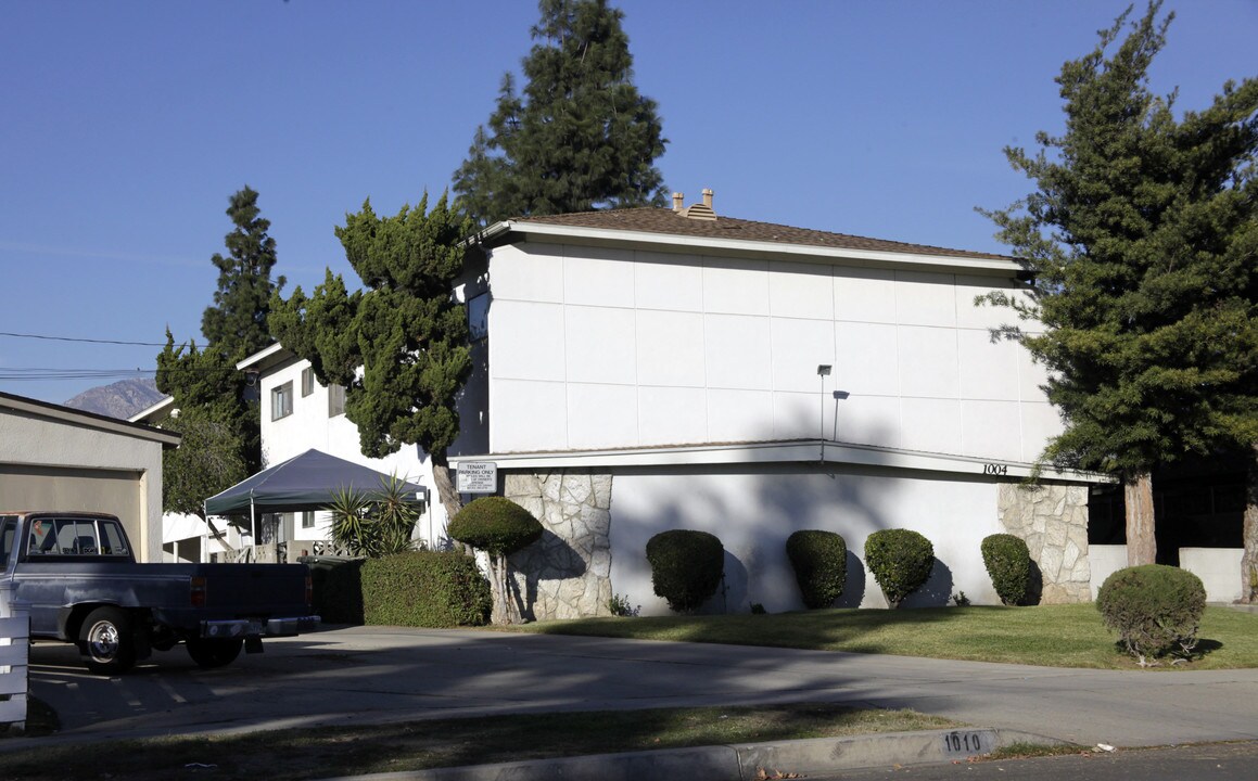 1004 W Granada Ct in Ontario, CA - Building Photo