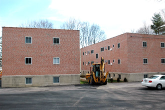 Larchmont Terrace in Broomall, PA - Building Photo - Building Photo