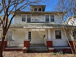 124 Tate St, Unit B in Greensboro, NC - Foto de edificio - Building Photo