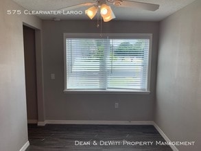 575 Clearwater Largo Rd in Largo, FL - Building Photo - Building Photo