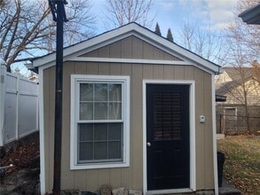 57 Vivian Ave in Pawtucket, RI - Foto de edificio - Building Photo