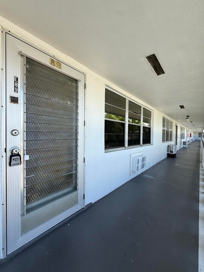 89 Northampton St in West Palm Beach, FL - Building Photo - Building Photo