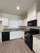 4112 E Kaweah Ave in Visalia, CA - Building Photo - Building Photo