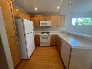 4316 NW Moon Valley Terrace in Beaverton, OR - Building Photo - Building Photo