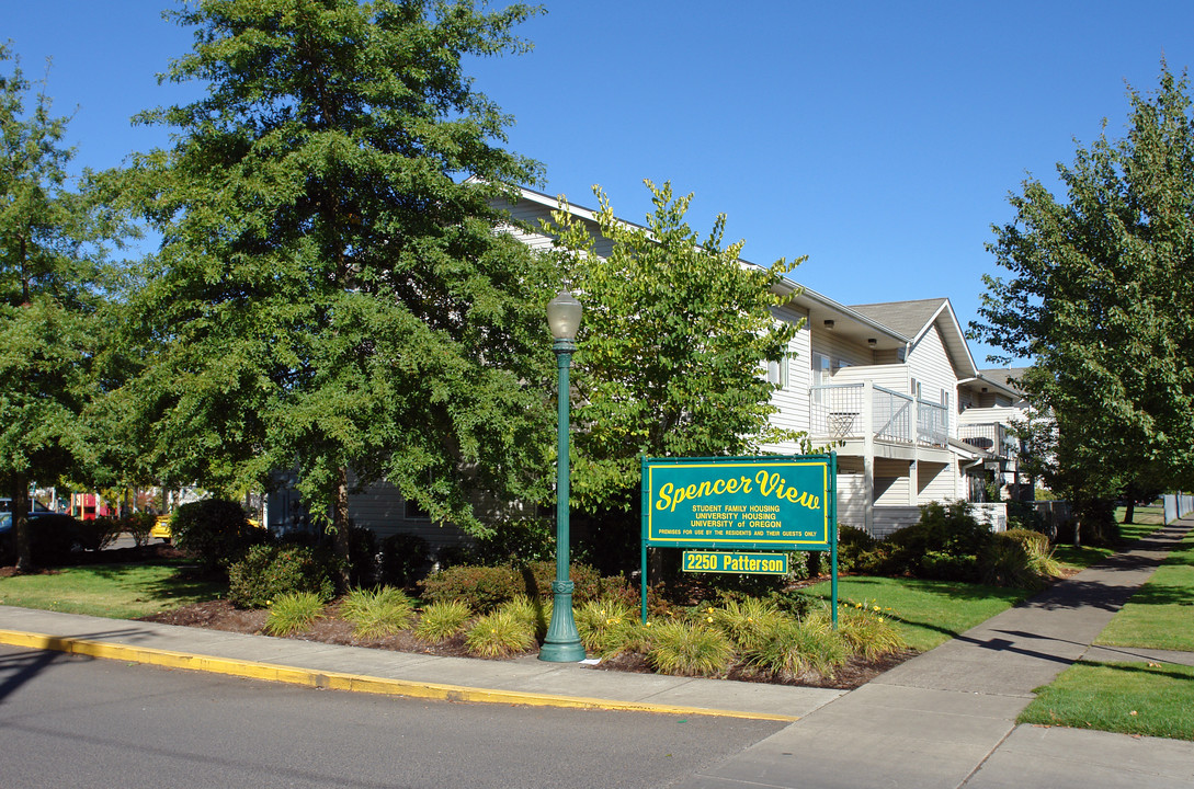 Spencer View in Eugene, OR - Building Photo