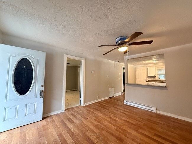 402 N Pryor St in Gastonia, NC - Building Photo - Building Photo